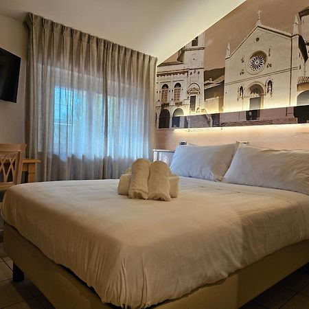 אסיסי Hotel Cladan מראה חיצוני תמונה