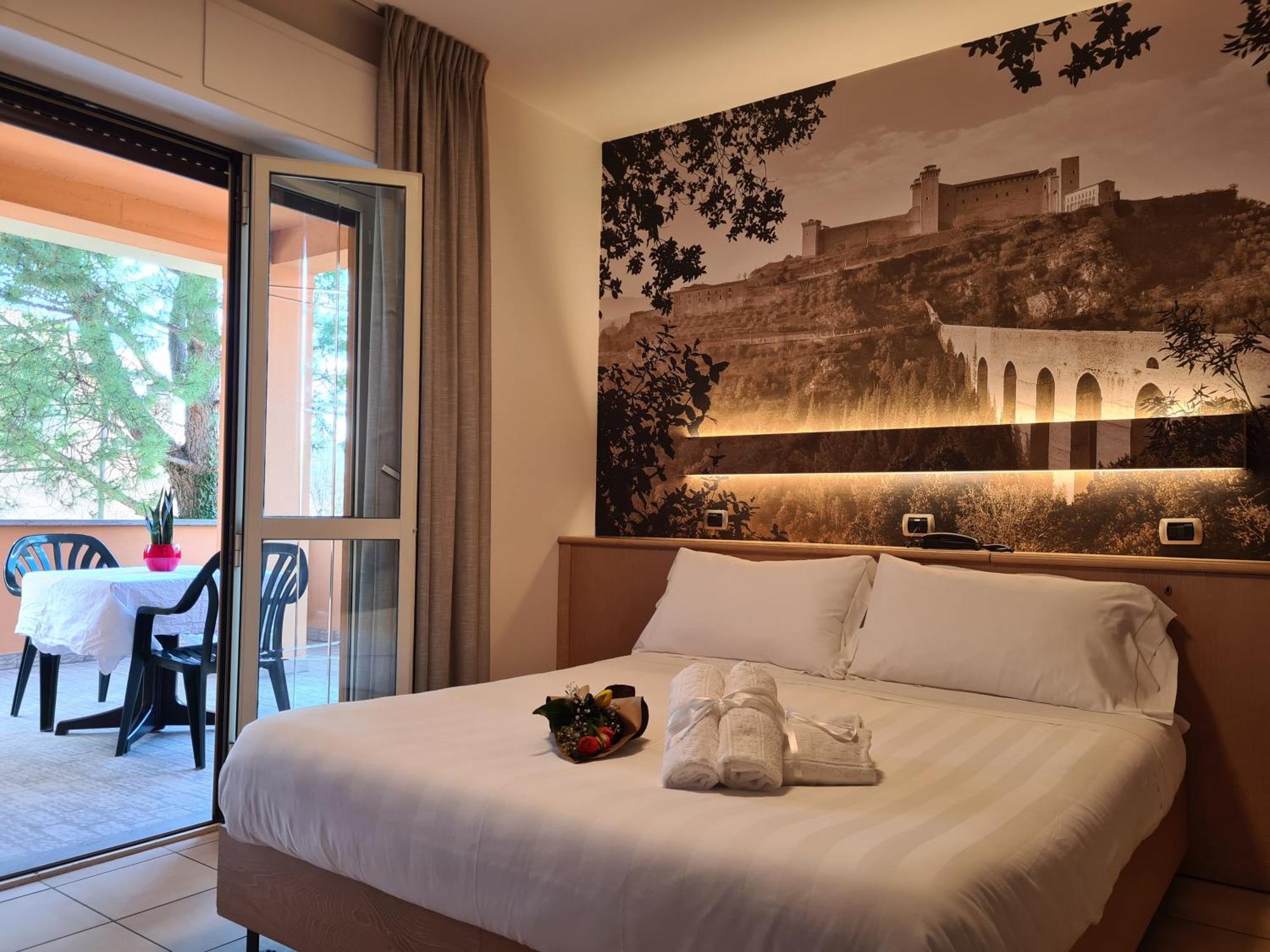 אסיסי Hotel Cladan מראה חיצוני תמונה