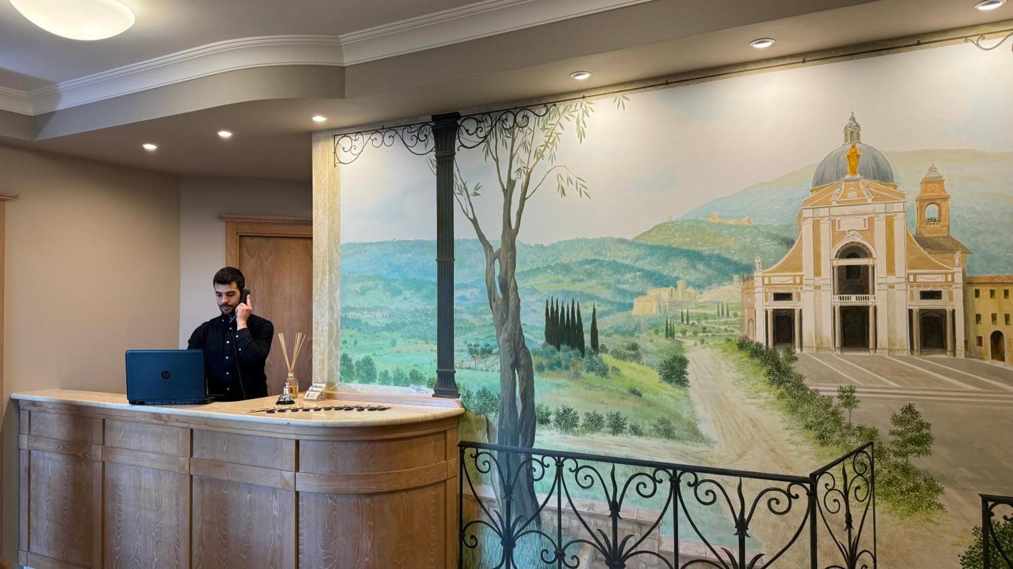 אסיסי Hotel Cladan מראה חיצוני תמונה