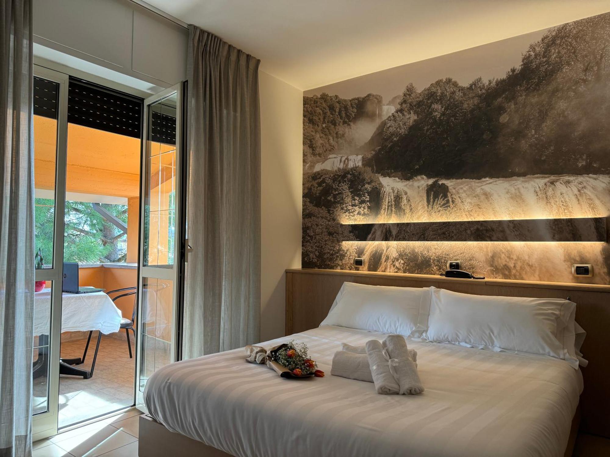 אסיסי Hotel Cladan מראה חיצוני תמונה
