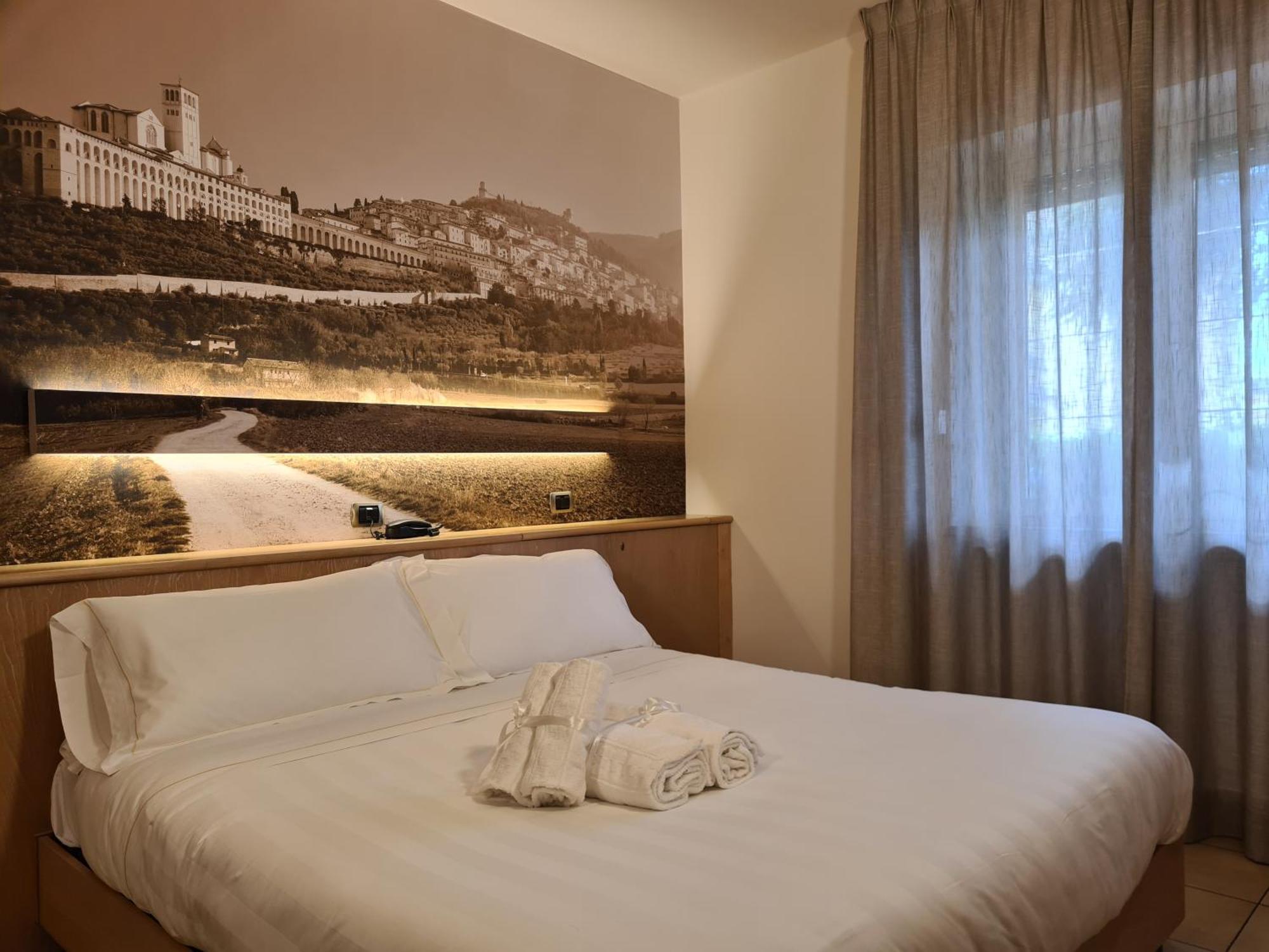 אסיסי Hotel Cladan מראה חיצוני תמונה