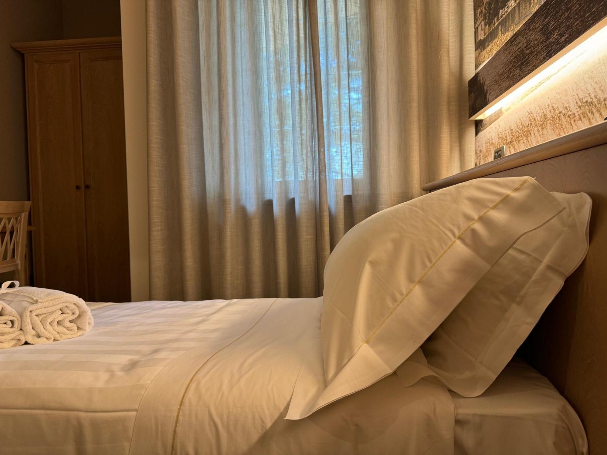 אסיסי Hotel Cladan מראה חיצוני תמונה