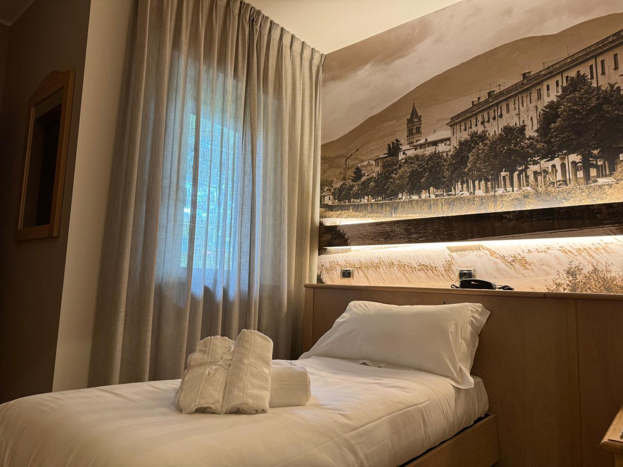 אסיסי Hotel Cladan מראה חיצוני תמונה