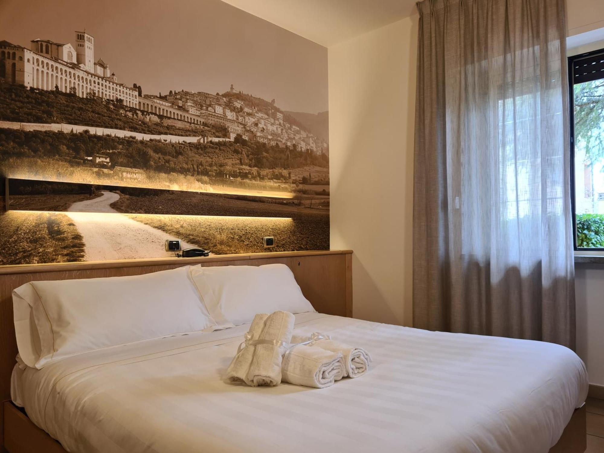 אסיסי Hotel Cladan מראה חיצוני תמונה