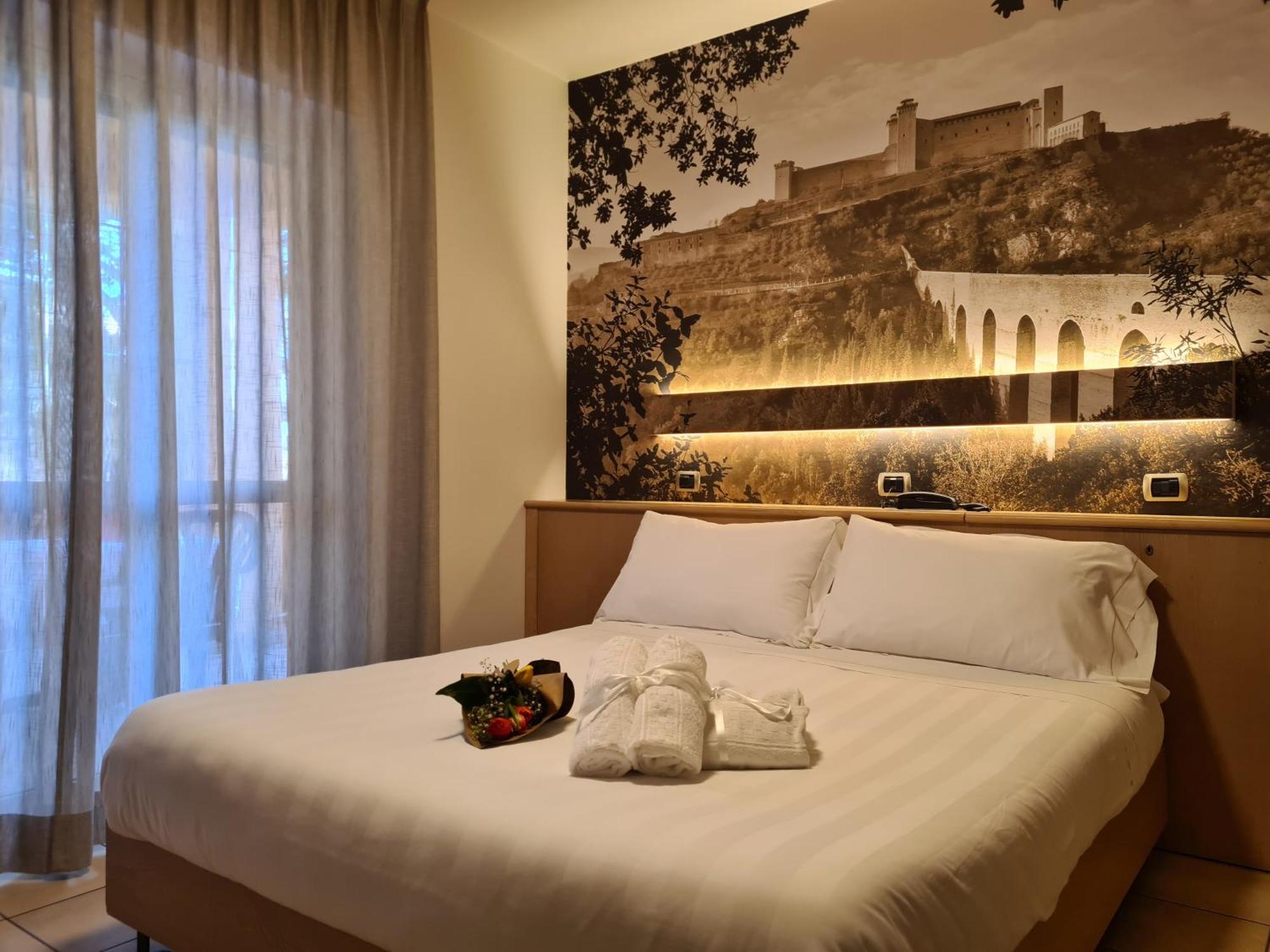 אסיסי Hotel Cladan מראה חיצוני תמונה