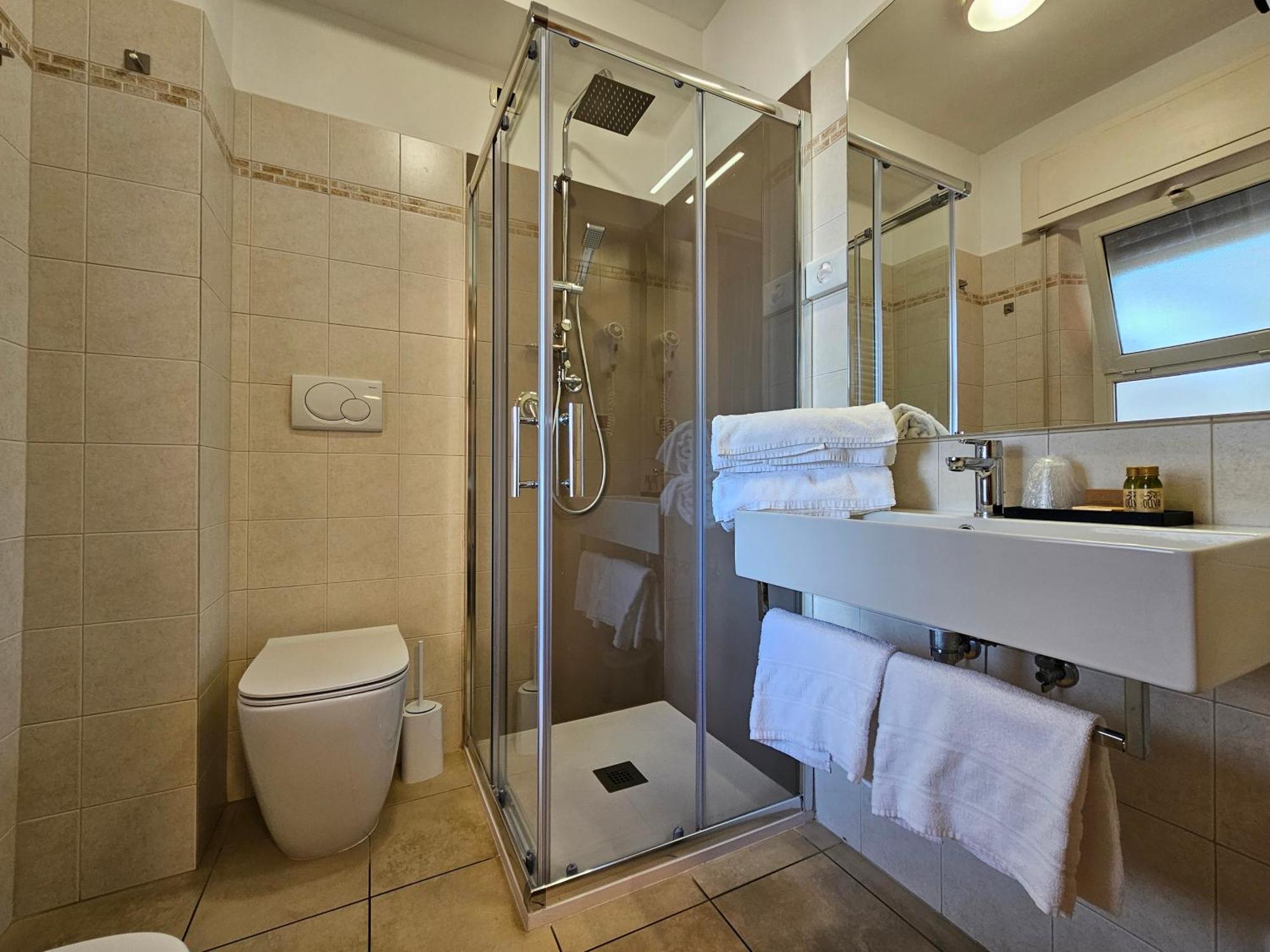 אסיסי Hotel Cladan מראה חיצוני תמונה