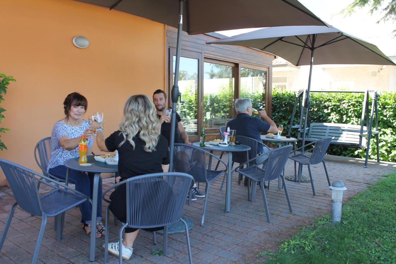 אסיסי Hotel Cladan מראה חיצוני תמונה